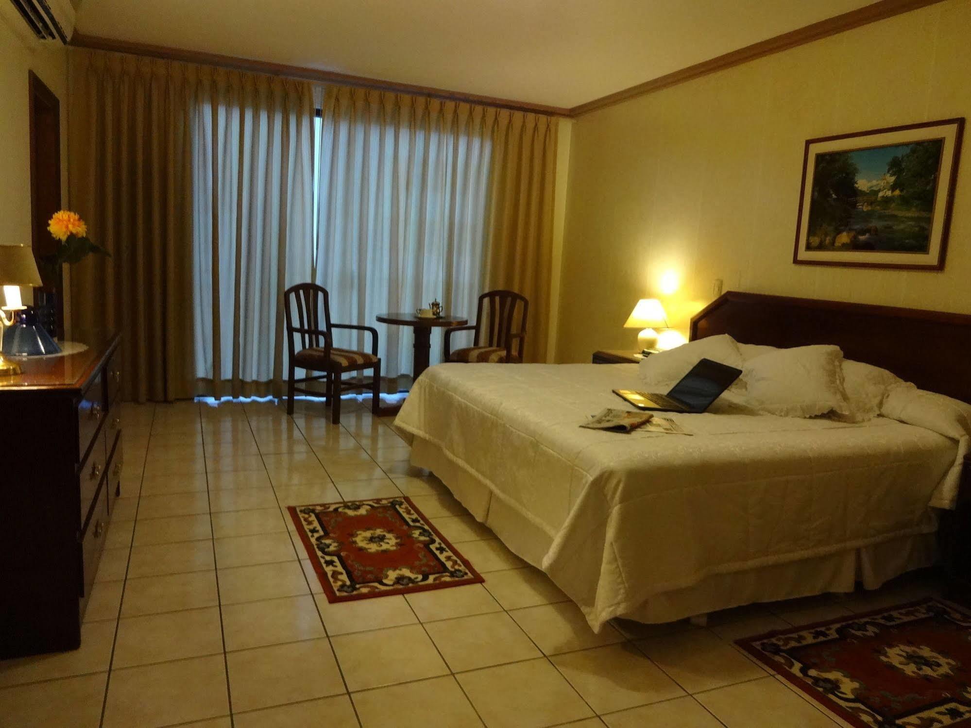 House Inn Apart Hotel Santa Cruz de la Sierra Kültér fotó